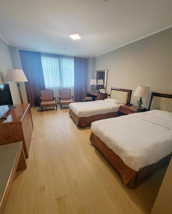 Hotel Tower Airport - & Conference Center 4*