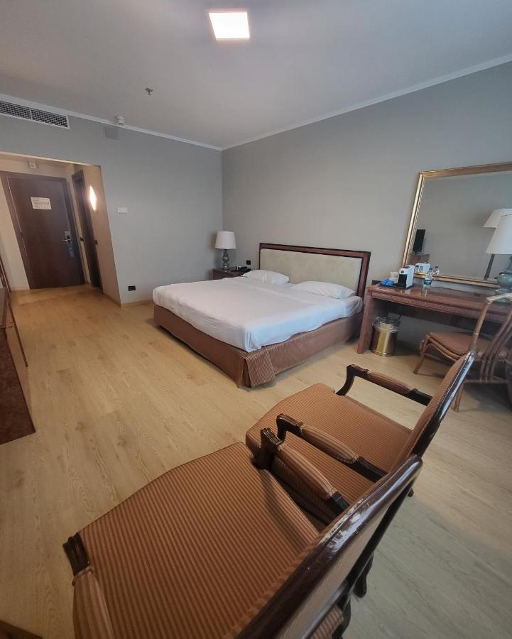 Hotel Tower Airport - & Conference Center 4*