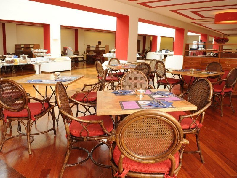 Tower Airport - & Conference Center 4*