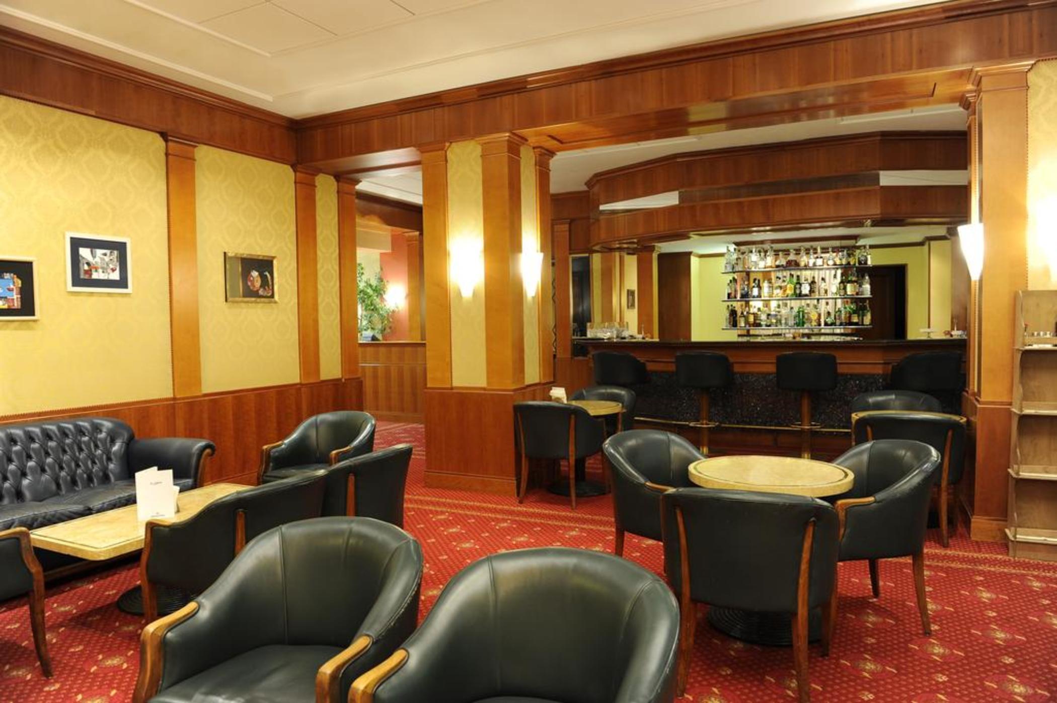 Hotel Tower Airport - & Conference Center 4*