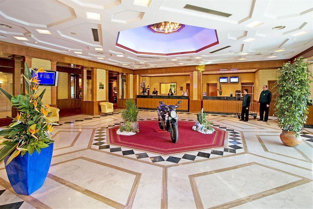 Tower Airport - & Conference Center 4*